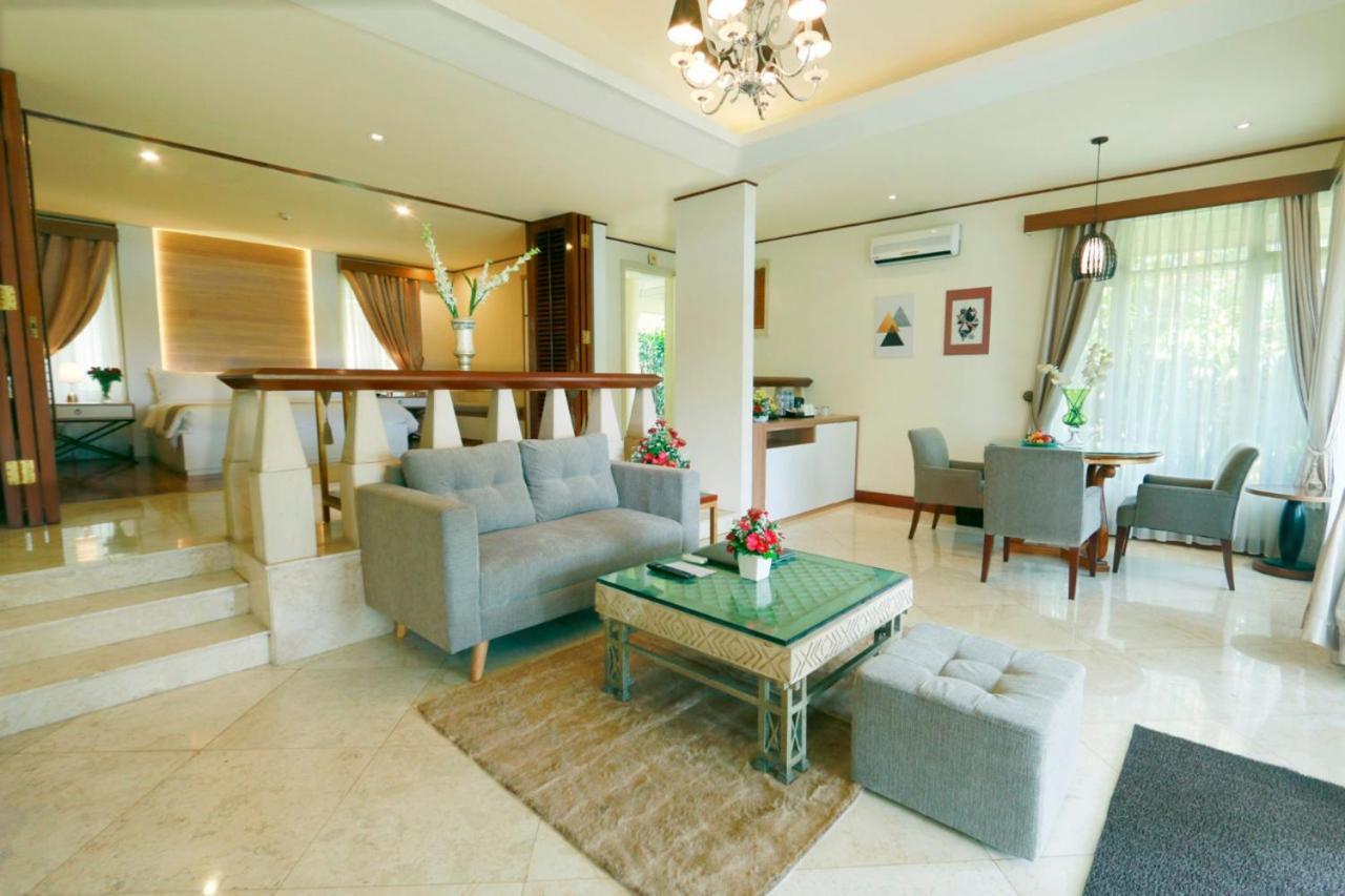 R Hotel Rancamaya Bogor Esterno foto