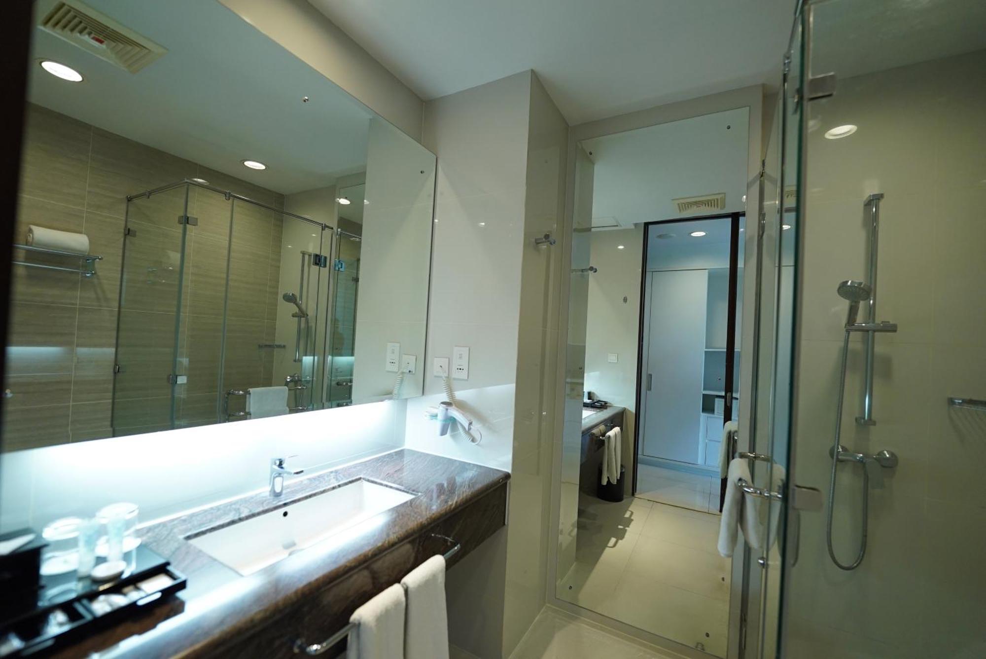 R Hotel Rancamaya Bogor Esterno foto
